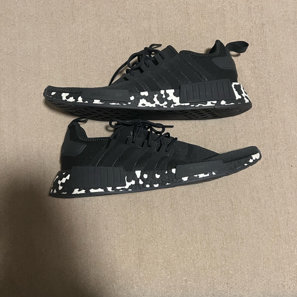 Men’s Adidas NMD R1